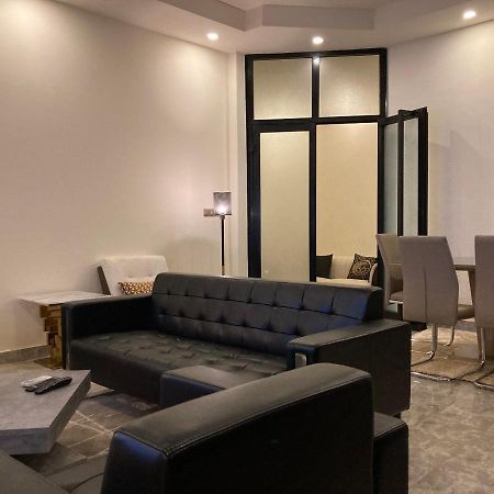 The One Apartment Yaounde Exterior photo