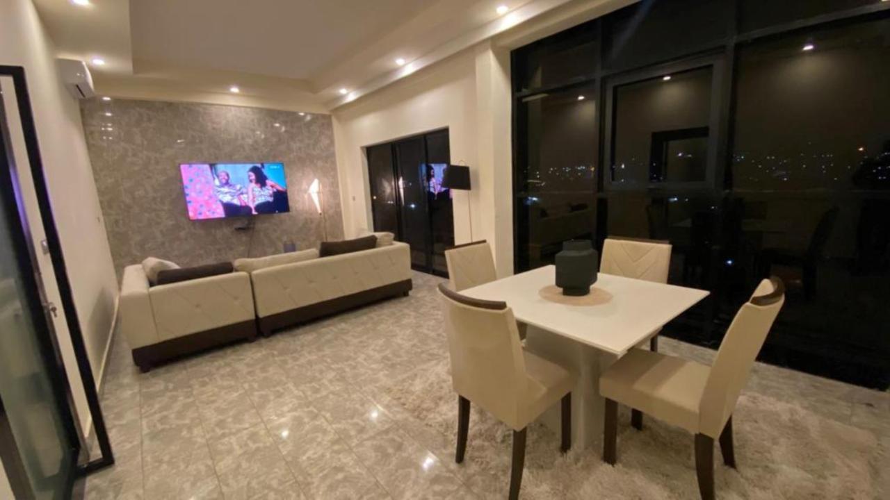 The One Apartment Yaounde Exterior photo